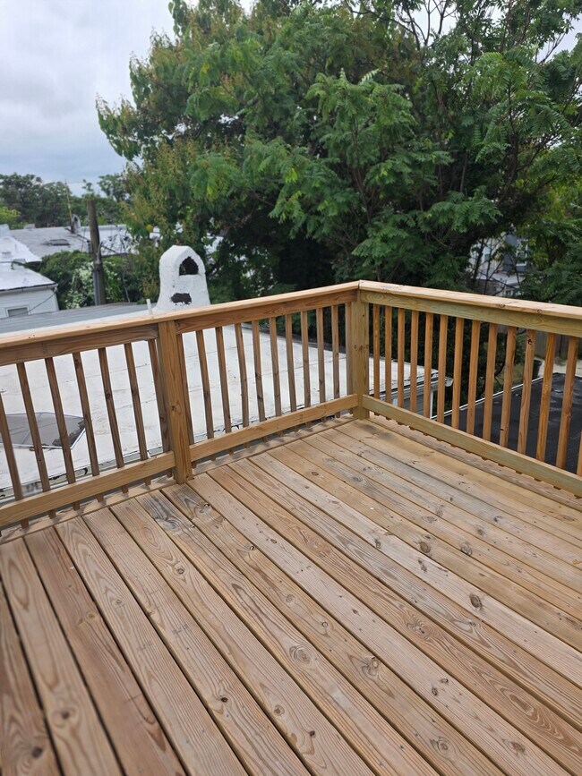 property at 1511 E Lafayette Ave