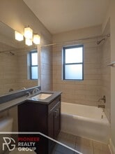 2315 N Rockwell St, Unit c1 in Chicago, IL - Building Photo - Building Photo
