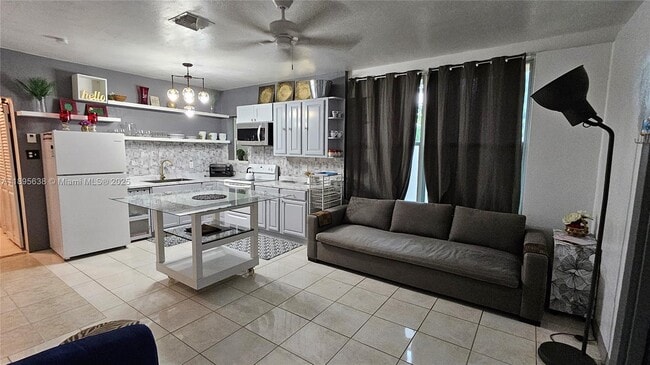 4201 SW 60th Pl in Miami, FL - Building Photo - Building Photo