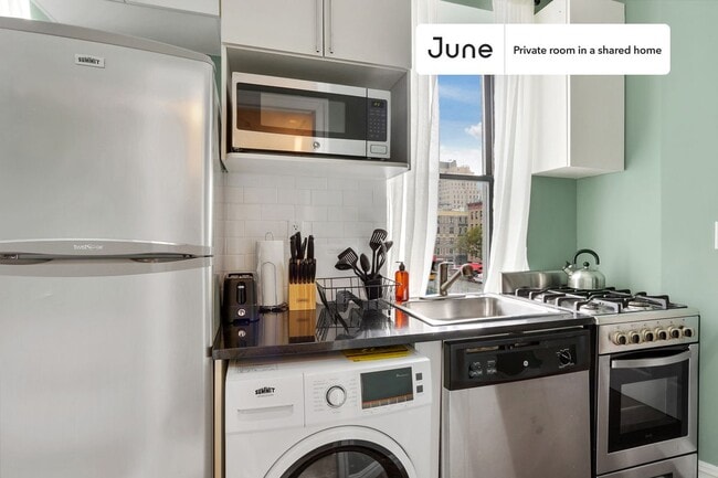 Room in Shared 2 bed/1 bath home, Unit A in New York, NY - Foto de edificio - Building Photo