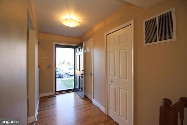 192 Sulgrave Ct
