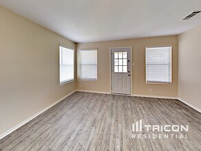 1027 Creek Knoll in San Antonio, TX - Building Photo - Building Photo