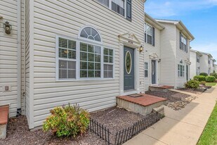 228 Amanda Ln, Unit 4 in Bristol, TN - Building Photo