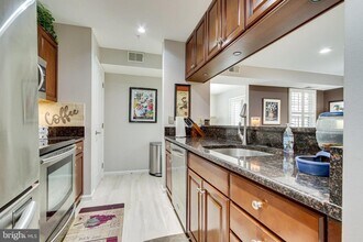 4120 Monument Ct, Unit 204 in Fairfax, VA - Building Photo - Building Photo