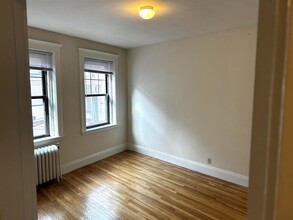 1580 Massachusetts Ave, Unit 2 in Cambridge, MA - Foto de edificio - Building Photo
