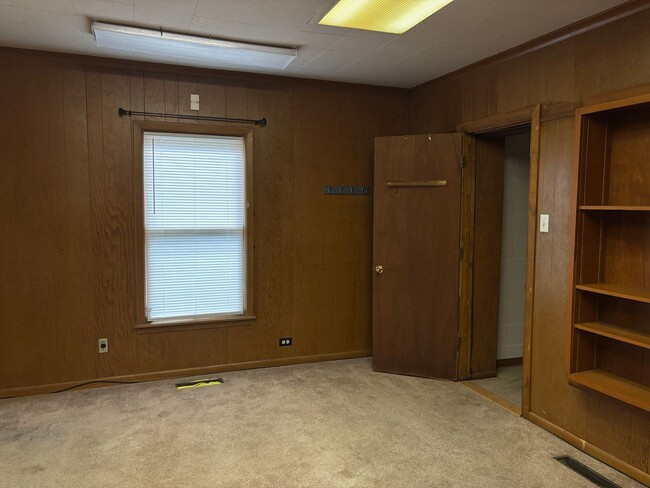 property at 830 W Crawford St