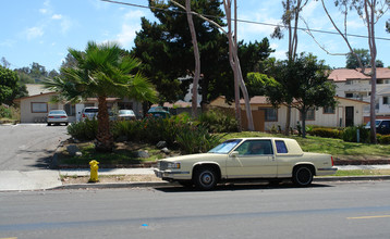 975-983 Postal Way in Vista, CA - Building Photo - Building Photo