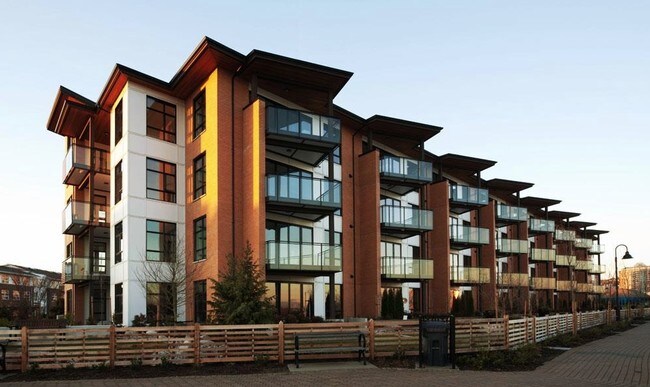 Glasshouse Lofts in New Westminster, BC - Building Photo - Building Photo