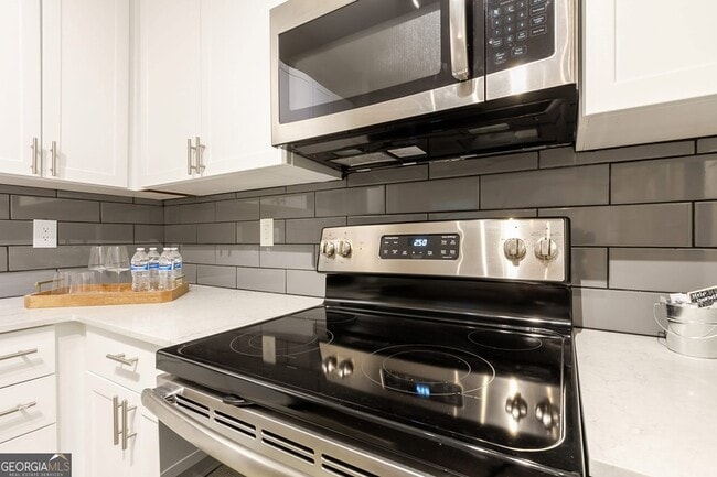 433 Highland Ave NE, Unit 02_1341 in Atlanta, GA - Foto de edificio - Building Photo