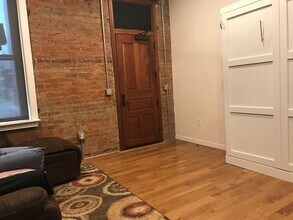 26 E 14th St in Cincinnati, OH - Building Photo - Building Photo