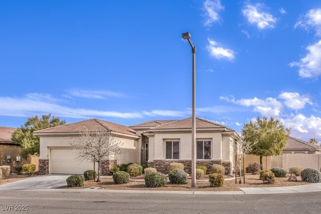 10575 Regal Stallion Ave in Las Vegas, NV - Building Photo - Building Photo