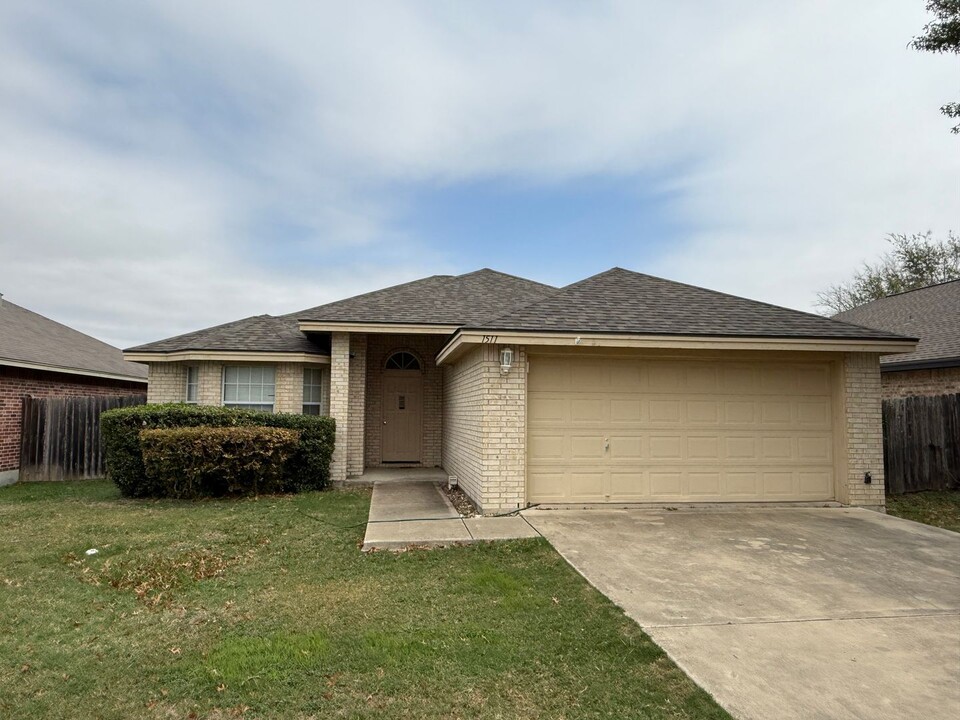 1511 Dustin Cade Dr in New Braunfels, TX - Building Photo