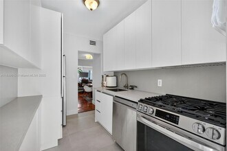 7207 Bay Dr in Miami Beach, FL - Building Photo - Building Photo