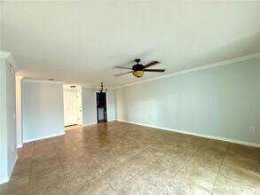 209 Dorchester Square in Lake Mary, FL - Building Photo - Building Photo