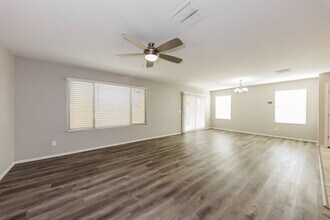 11633 N 165th Ln in Surprise, AZ - Building Photo - Building Photo