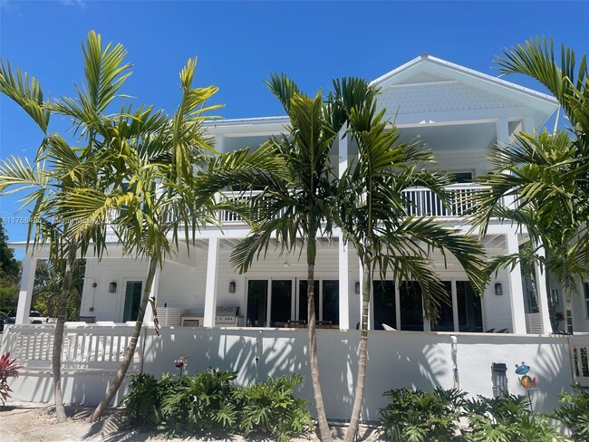 105 Carroll St in Islamorada, FL - Building Photo - Building Photo