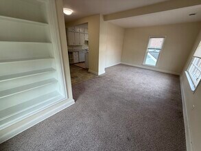 509 Oak St, Unit #2 in Stoughton, WI - Foto de edificio - Building Photo