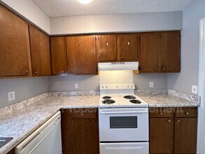 1 Flowering Peach Ct in Savannah, GA - Building Photo - Building Photo