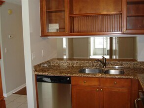 2902 Bradley Ct in New Port Richey, FL - Foto de edificio - Building Photo