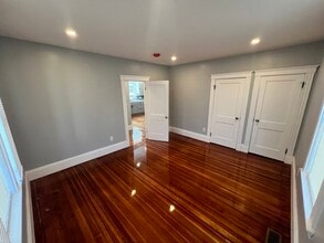 28 Albertina St in Quincy, MA - Building Photo - Building Photo