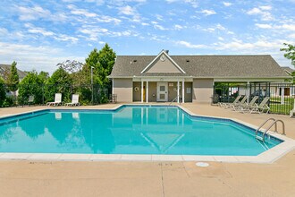 1324 Heatherwood Ln in Ann Arbor, MI - Building Photo - Building Photo
