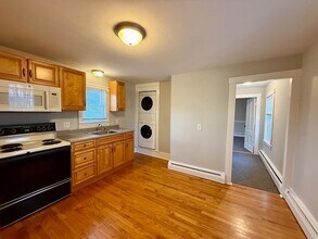 19 Ruggles St, Unit 2 in Westborough, MA - Foto de edificio - Building Photo