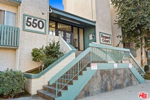 550 W Regent St in Inglewood, CA - Building Photo