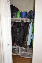 5340 Holmes Run Pkwy in Alexandria, VA - Foto de edificio - Building Photo