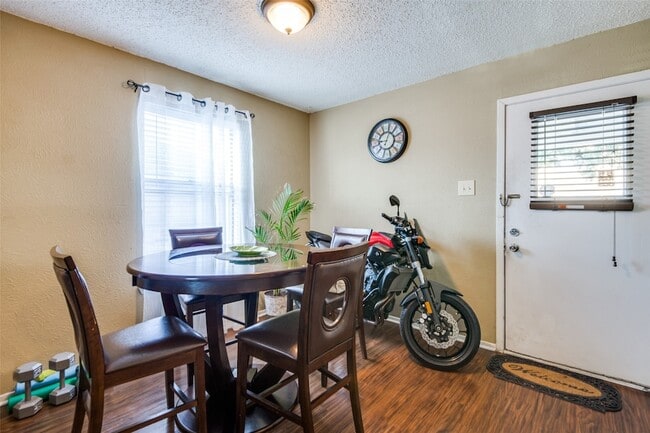 3309 Fallmeadow St in Denton, TX - Building Photo - Building Photo