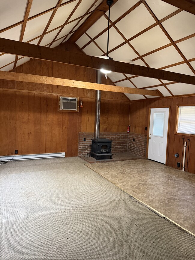 729 Powell Ave, Unit D in Morgantown, WV - Foto de edificio - Building Photo