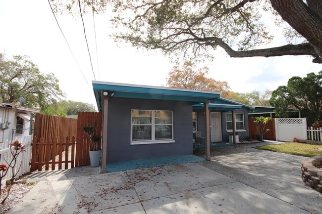 1918 W Walnut St in Tampa, FL - Building Photo - Building Photo
