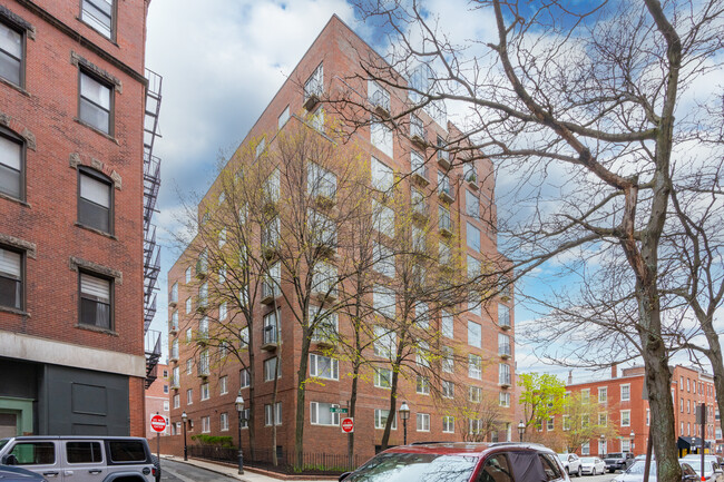 350 North St in Boston, MA - Foto de edificio - Building Photo