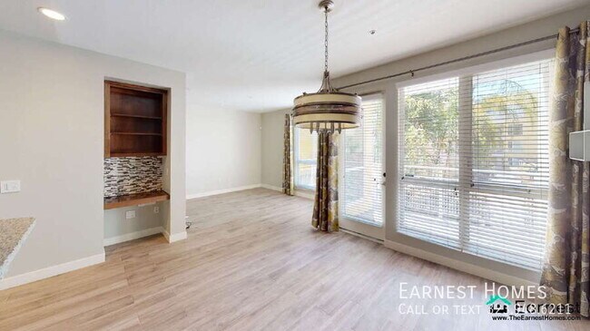 21301 Erwin St in Los Angeles, CA - Building Photo - Building Photo
