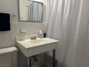 123 Milligan Pl in South Orange, NJ - Building Photo - Building Photo