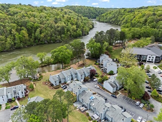 1021 Riverbend Club Dr SE in Atlanta, GA - Building Photo - Building Photo