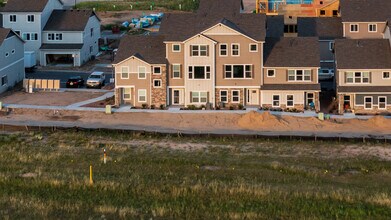 7476 Johnsontown Hts in Colorado Springs, CO - Foto de edificio - Building Photo