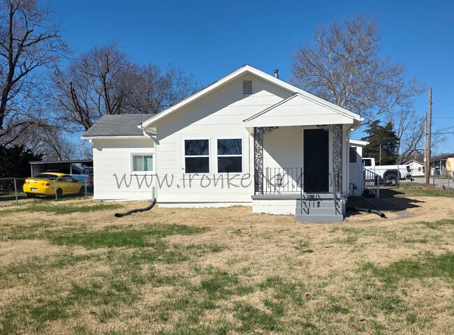 property at 610 N Frandsen Rd