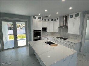1827 SW 39th Terrace in Cape Coral, FL - Building Photo - Building Photo