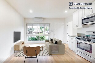 7949 Romaine St, Unit ID8175A in West Hollywood, CA - Building Photo
