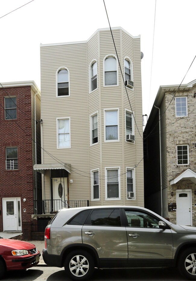 119 Lincoln St in Jersey City, NJ - Building Photo - Building Photo