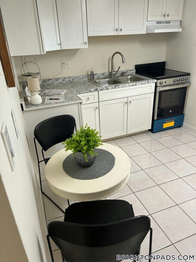 365 Faneuil St in Boston, MA - Building Photo - Building Photo