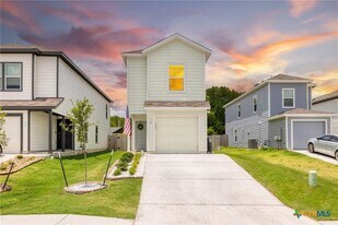 12 Trinity Cir in Lockhart, TX - Building Photo