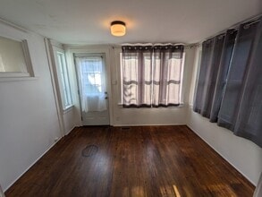 1625 S Main St, Unit B in Goshen, IN - Building Photo - Building Photo