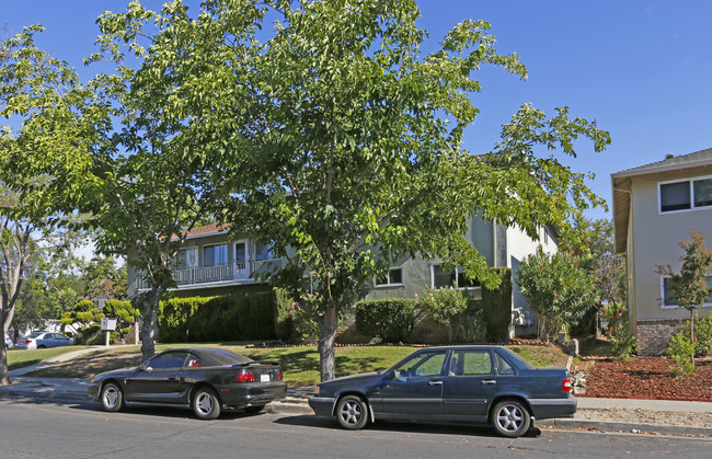 161 Towne Ter in Los Gatos, CA - Building Photo - Building Photo