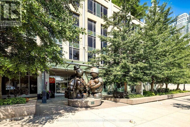2407-18-3018 Yonge St in Toronto, ON - Building Photo - Building Photo