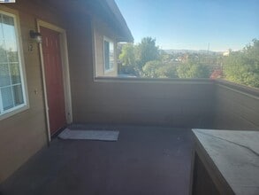 2255 Chestnut St in Livermore, CA - Building Photo - Building Photo