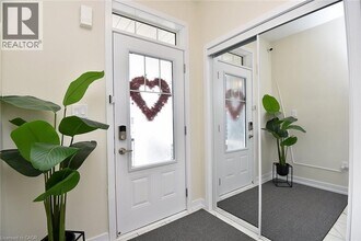 20 Owl Ln. in Haldimand, ON - Building Photo - Building Photo