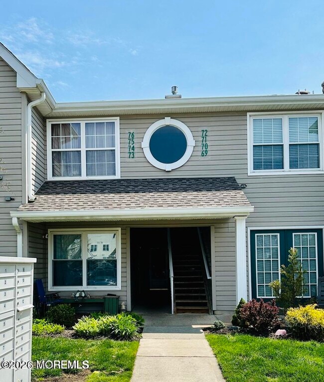 76 Des Moines Ct in Tinton Falls, NJ - Building Photo - Building Photo