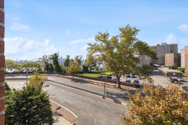 7435 JFK Blvd E in North Bergen, NJ - Building Photo - Building Photo