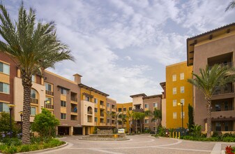 Verge in San Diego, CA - Foto de edificio - Building Photo